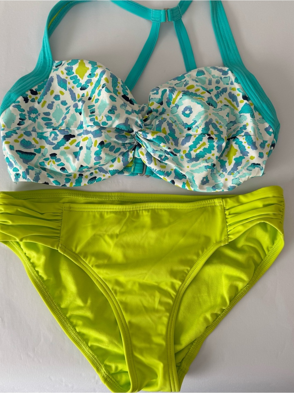 TITLE NINE Size 32DD / Medium Bikini Swimsuit Set with Underwire